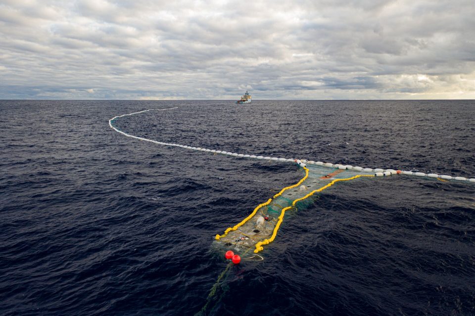 System 002 deployed in the Great Pacific Garbage Patch