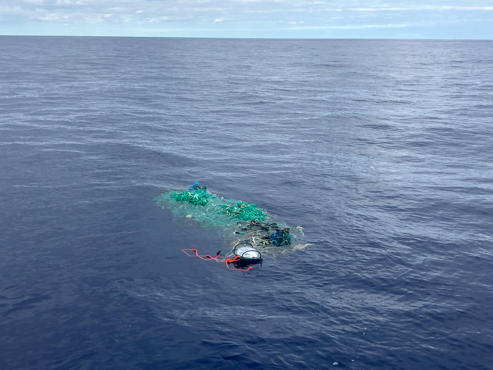 ocean plastic pollution solutions, cleaning ocean, The Ocean Cleanup ADIS, Ocean plastic pollution, help clean ocean, donate a boat