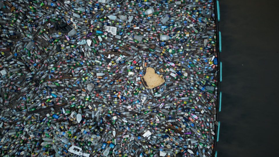 river waste, river pollution