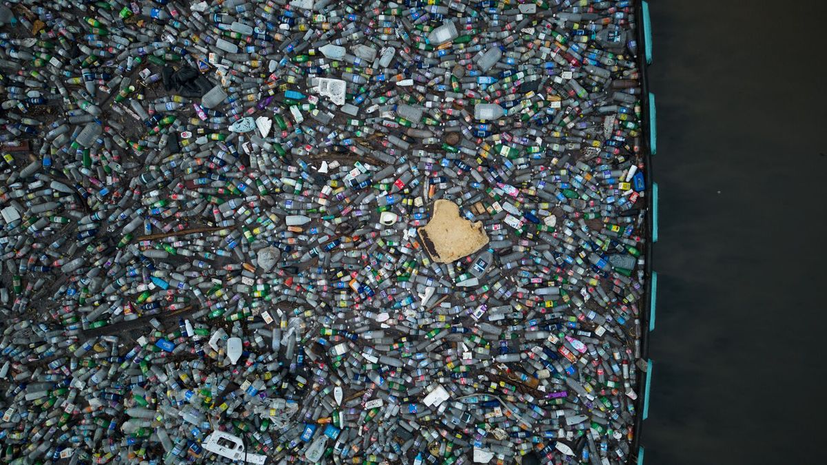 river waste, river pollution