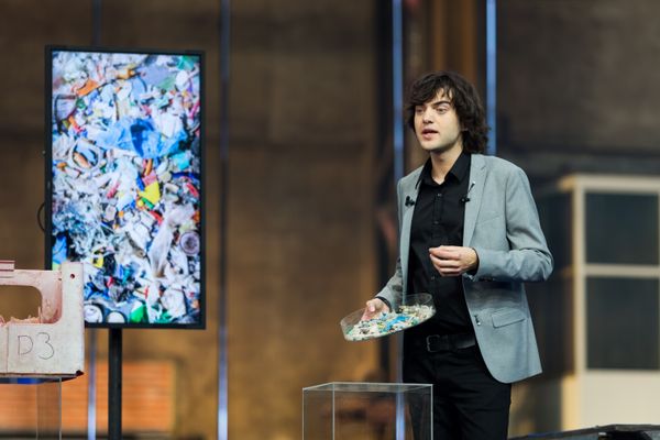 May 11, 2017 - Boyan Slat presents the plans on a free-floating system, to be trialed in 2018. Photo: Pierre Augier