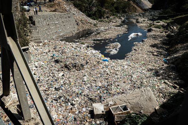 Mass accumulation of plastic pollution in the Las Vacas River, Guatemala