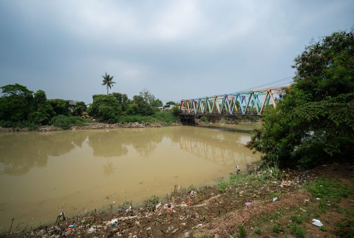 The Cisadane river, pollution