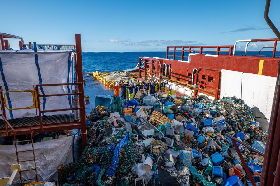 System 03's largest extraction: 18,360 kg (over 40,000 lbs) of trash on deck