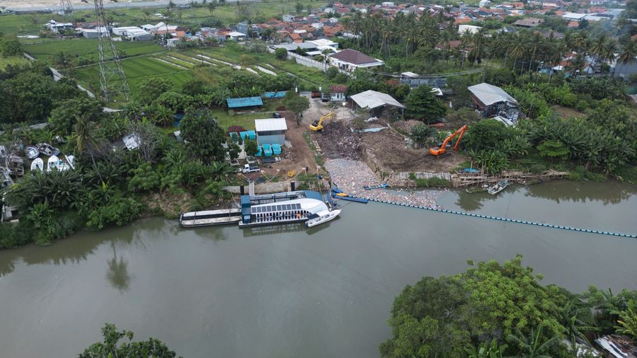 River pollution, plastic pollution, trash river, prevent plastic pollution, save the oceans